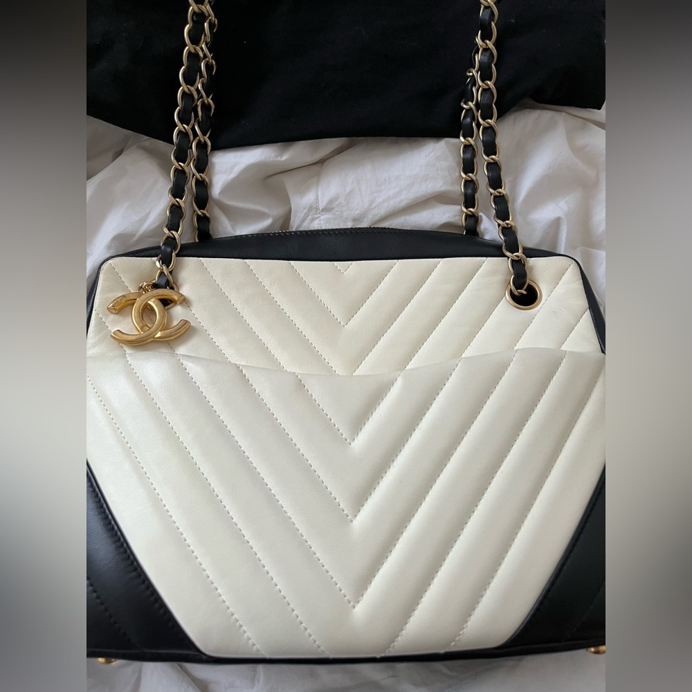 AUTHENTIC Chanel Chevron Camera bag